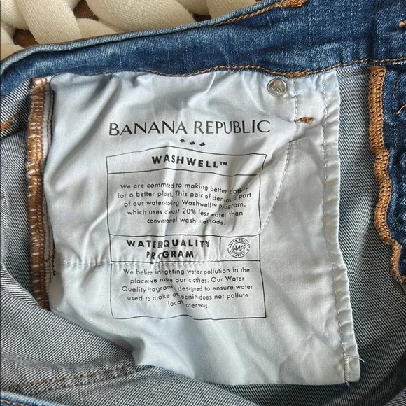 Banana Republic Cropped Bootcut Jeans - Picture 6 of 7